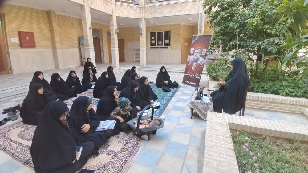 انتظار فرج؛ گشایشی در همه ابعاد زندگی است