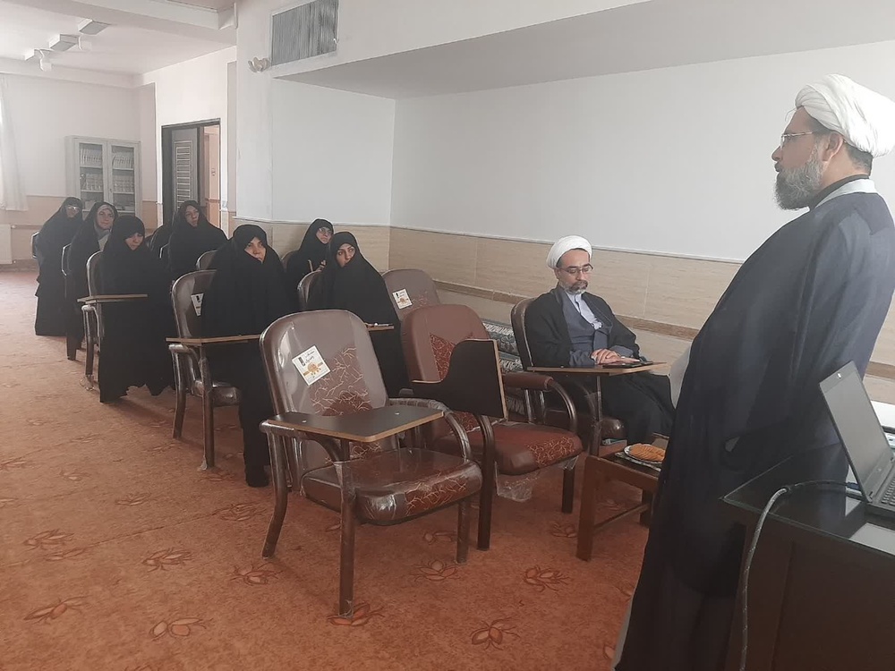 برگزاری کارگاه تخصصی «معین امام جماعت مساجد» ویژه بانوان مبلغ در میبد 