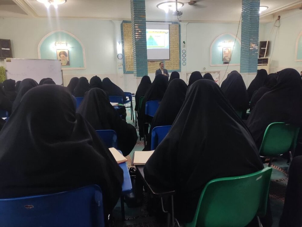 برگزاری کارگاه یک‌روزه «مقاله‌نویسی بر اساس سئو» ویژه طلاب ساوجی