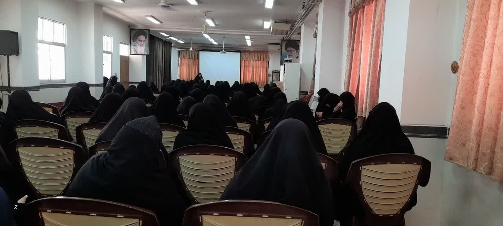 آغاز سال تحصیلی ۱۴۰۴-۱۴۰۵ در مدرسه علمیه حضرت زهرا(س) میبد با تأکید بر تهذیب و اخلاق طلبگی