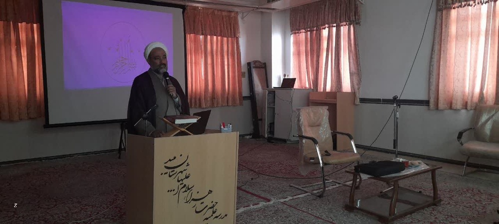 آغاز سال تحصیلی ۱۴۰۴-۱۴۰۵ در مدرسه علمیه حضرت زهرا(س) میبد با تأکید بر تهذیب و اخلاق طلبگی