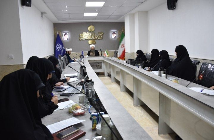 برگزاری اجلاس مدیران حوزههای علمیه خواهران کردستان با محوریت «طرح تحول تربیتی»