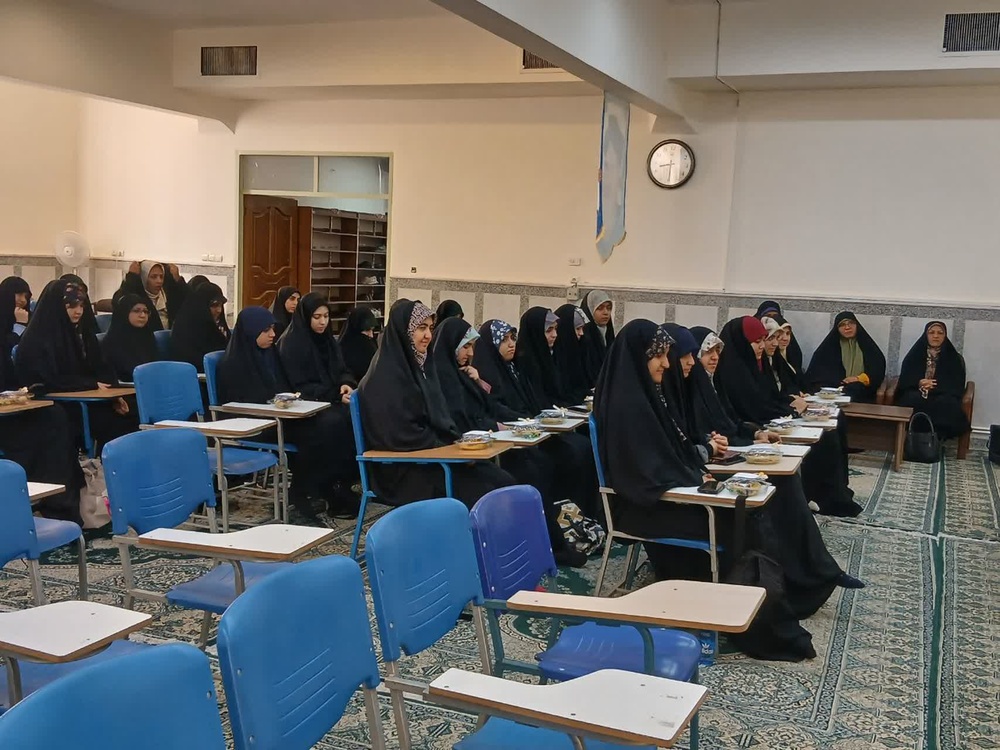 تربیت نیروهای آگاه، بصیر و انقلابی از مأموریت‌های مهم حوزه علمیه خواهران است