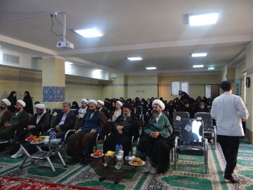 تصاویر/افتتاحیه سال تحصیلی با حضور مدیر حوزه های علمیه خواهران کشور در اراک