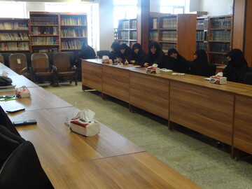 تصاویر/هم اندیشی مدیران مدارس علمیه استان مرکزی با حجت الاسلام و المسلمین فاضل