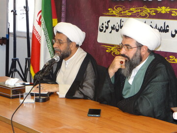 تصاویر/هم اندیشی مدیران مدارس علمیه استان مرکزی با حجت الاسلام و المسلمین فاضل