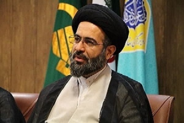 حوزه‌های علمیه خود را خادم مردم می‌دانند 