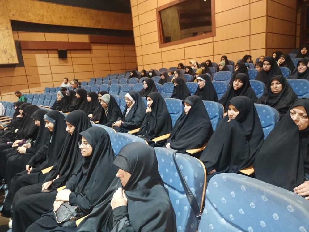 طلبه‌ای که از نظر علمی، اخلاقی قوی باشد، جایگاه ویژه‌ای در جامعه خواهد داشت