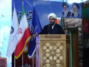 آغاز سال تحصیلی حوزه علمیه خواهران اصفهان در جوار قبور شهدا و علما