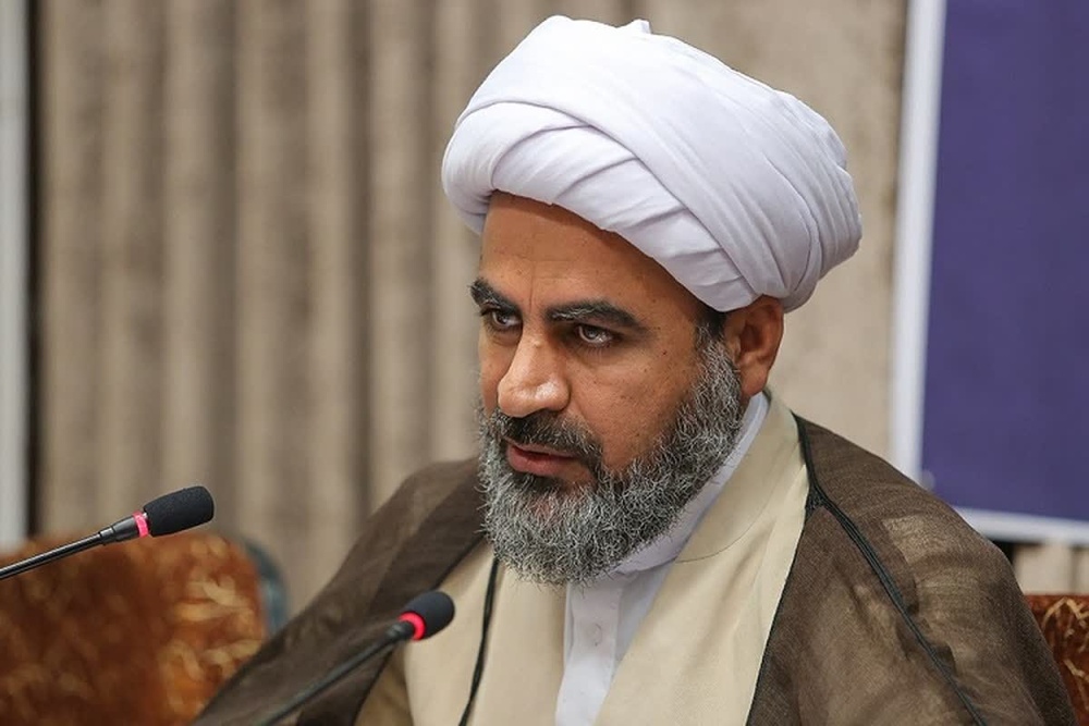 زیر آسمان قشری مقدستر از طلبگی ندیدم و نمی‌شناسم