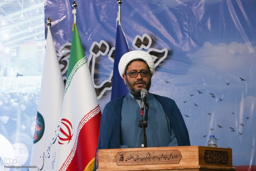 تلاش ما تجلیل از بزرگان تبلیغ در زمان حیاتشان است