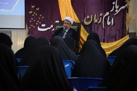 مراسم گرامیداشت هفته دفاع مقدس در مدرسه علمیه تخصصی فاطمیه کرمان