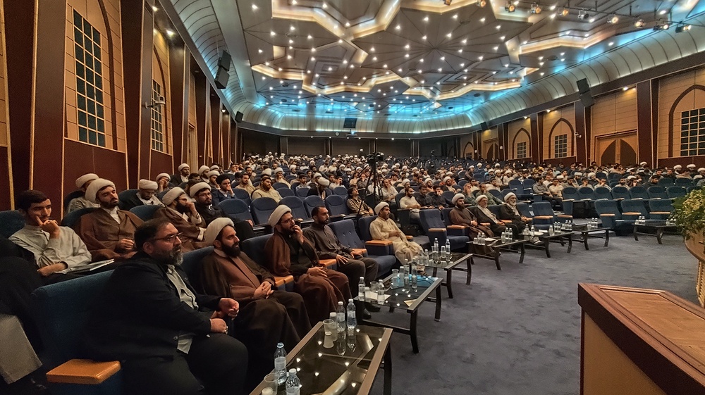 سنتهای الهی در این عالم محل تجلی و آشکار شدن هستند که باید توسط افراد نخبه و مجتهد کشف شوند.