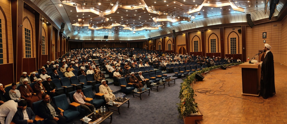 سنتهای الهی در این عالم محل تجلی و آشکار شدن هستند که باید توسط افراد نخبه و مجتهد کشف شوند.