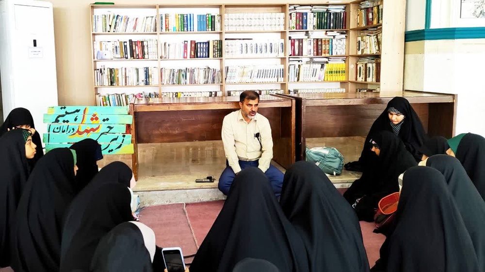 حفظ مکتب اسلام و تمامیت ارضی ایران، با ایمان و ایستادگی شهیدان