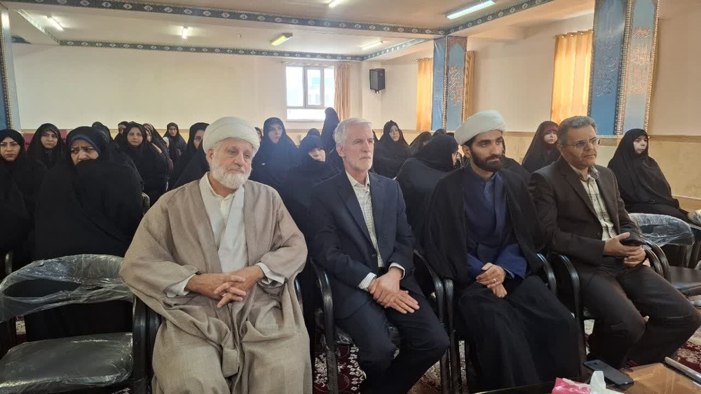 آغاز سال تحصیلی در حوزه علمیه ریحانهالنبی (س) سنندج با تأکید بر تربیت طلاب بصیر، اخلاقمدار و کارآمد