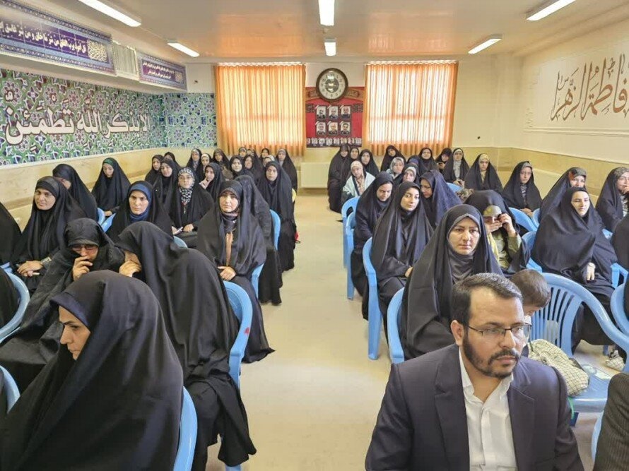 ضرورت افزایش دانش اجتماعی، حسن خلق و تسلط به علوم روز