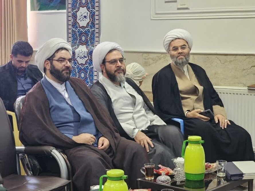 ضرورت افزایش دانش اجتماعی، حسن خلق و تسلط به علوم روز