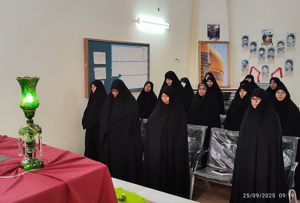 طلاب، آینده سازان و پیشگامان اسلام و هدایت جامعه هستند