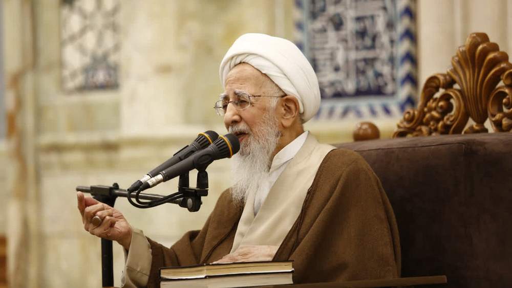 هیچ ملتی جز ملت فرومایه سلطه بیگانگان را نمی‌پذیرد