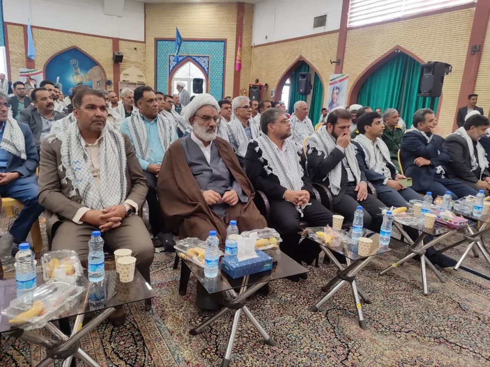 آرامش کشور مرهون خون شهدا و استقامت خانواده‌های آنان است