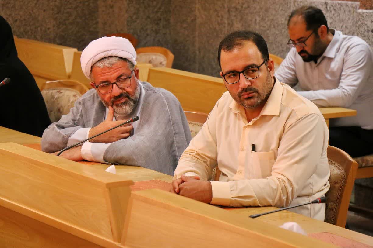 آغاز تدریس اندیشه اخلاقی امام خمینی(س) توسط رئیس انجمن علمی عرفان اسلامی ایران+ تصاویر