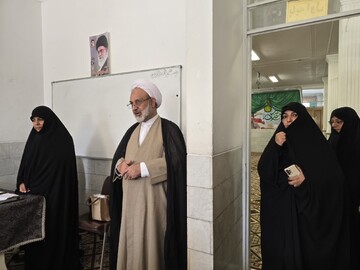 بازدید مدیر حوزه علمیه خواهران استان یزد از مدرسه علمیه معصومیه یزد+ تصاویر