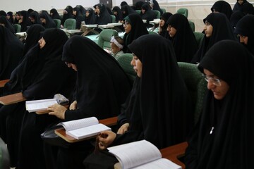 تصاویر/ برگزاری اولین سالگرد شهادت سیدحسن نصرالله در حوزه علمیه خواهران استان بوشهر