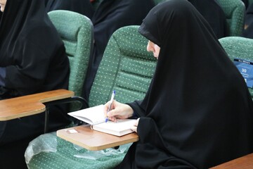 تصاویر/ برگزاری اولین سالگرد شهادت سیدحسن نصرالله در حوزه علمیه خواهران استان بوشهر