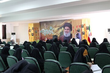 تصاویر/ برگزاری اولین سالگرد شهادت سیدحسن نصرالله در حوزه علمیه خواهران استان بوشهر