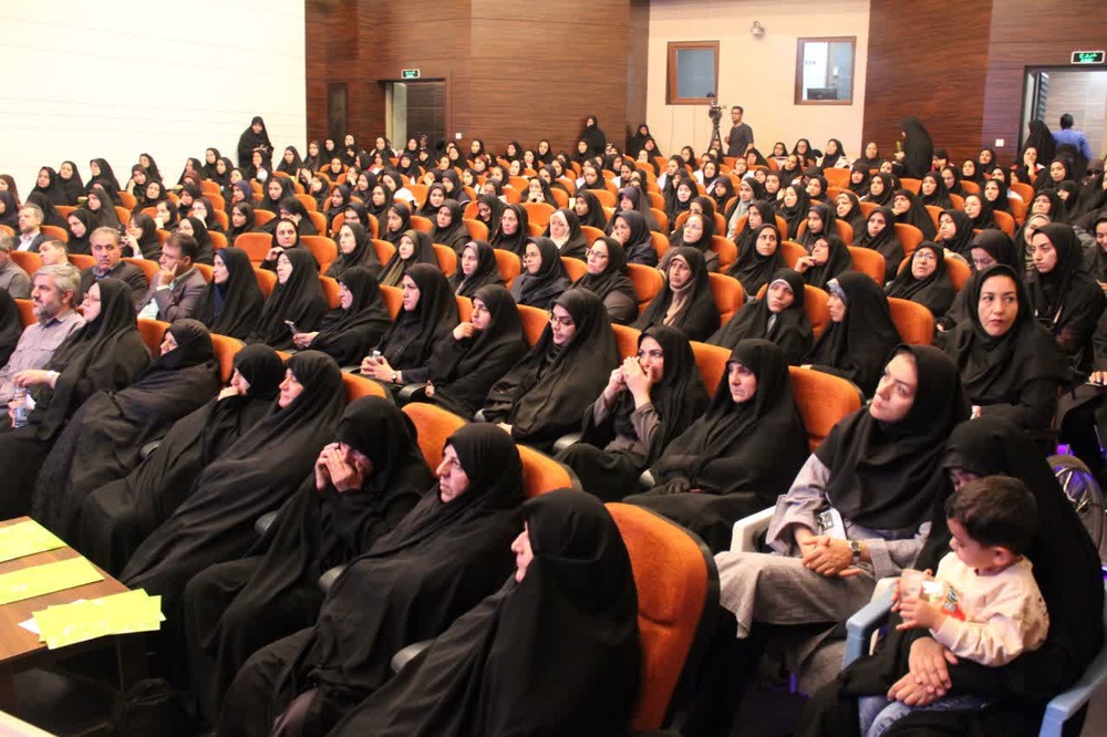 نقش زنان ایرانی در استمرار و ماندگاری انقلاب ستودنی است