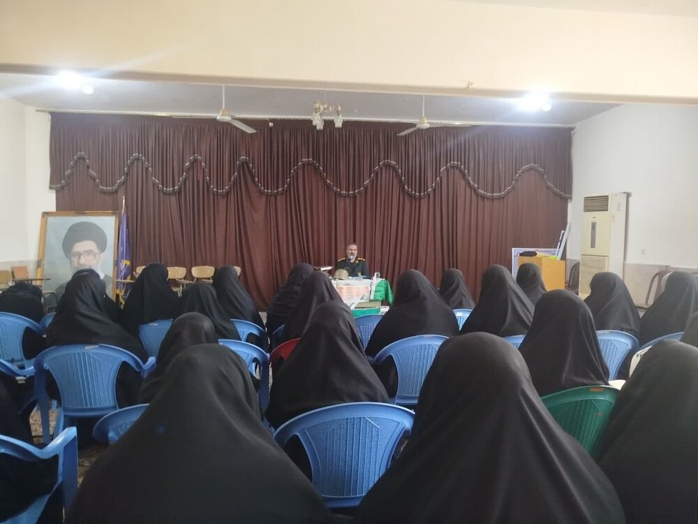 روحانیون و طلاب نقش بیبدیلی در هدایت افکار عمومی و بصیرتافزایی جامعه دارند