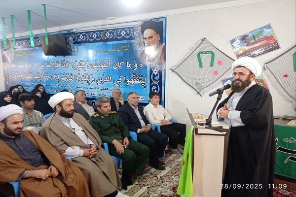 شکل گیری حوزههای علمیه بانوان، زن را از حاشیه به متن آورده است