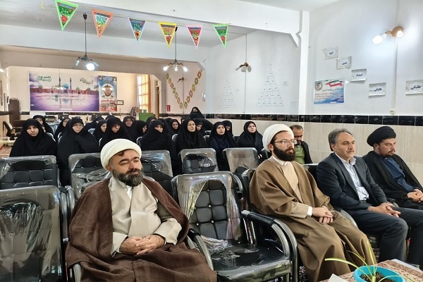 انقلاب اسلامی ارزش را در جامعه به بانوان هدیه کرد