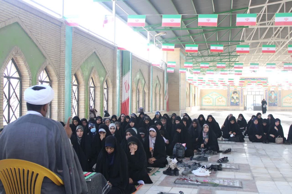 شهدا زنده‌اند، روایت صبحگاه طلاب در جوار تربت پاک شهیدان