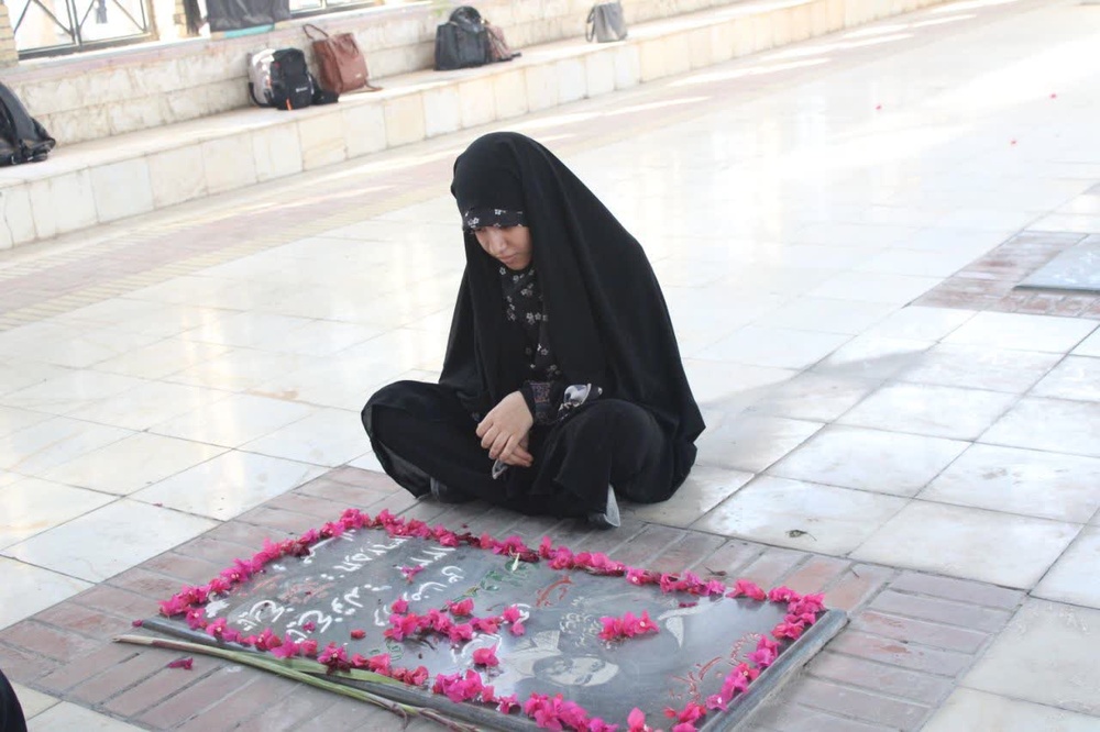 شهدا زنده‌اند، روایت صبحگاه طلاب در جوار تربت پاک شهیدان