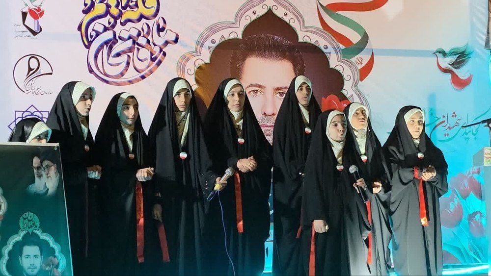 ملت ایران عزتمندی خود را مدیون شهداست