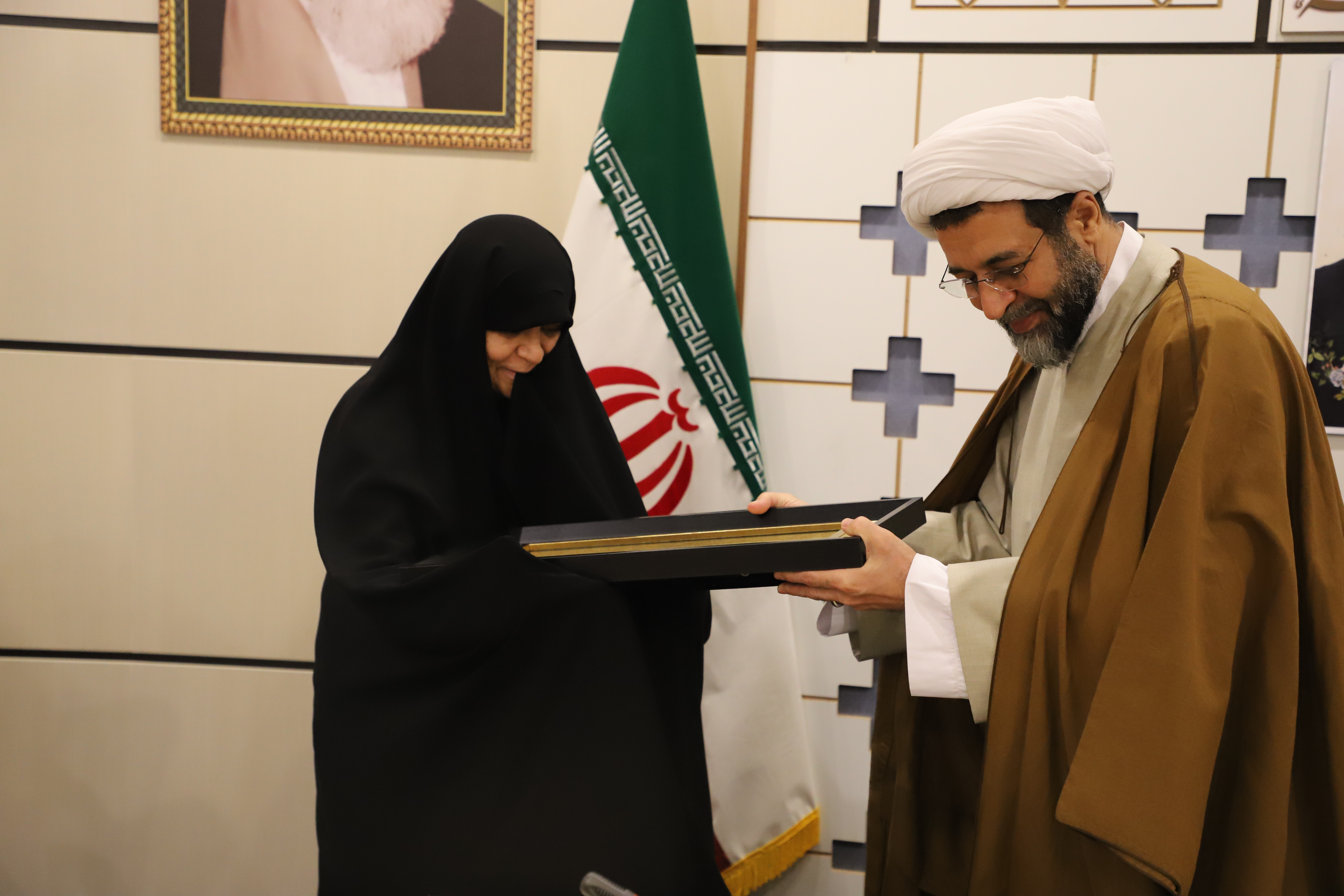 مراسم تکریم و معارفه معاون آموزش حوزههای علمیه خواهران برگزار شد/ صدرشیرازی سرپرست معاونت آموزش شد