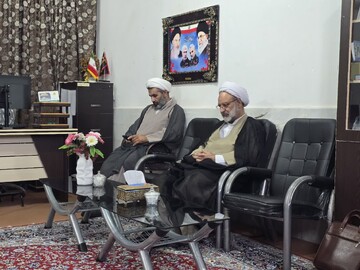 بررسی دغدغه‌های آموزشی در بازدید مدیر حوزه علمیه خواهران یزد از مدرسه فاطمیه اشکذر