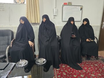 بررسی دغدغه‌های آموزشی در بازدید مدیر حوزه علمیه خواهران یزد از مدرسه فاطمیه اشکذر