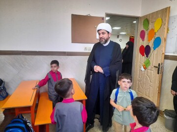 تصاویر/ بازدید رئیس اداره مطالعات و تربیتی حوزه های علمیه خواهران از پیش‌دبستانی وابسته به مدرسه علمیه فاطمه الزهرا(س)ساوه