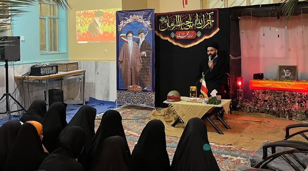 هر طلبه باید به درستی روایات اهل بیت‌ را در بین مردم ترویج دهد و نقش خود را در جامعه پیدا کند