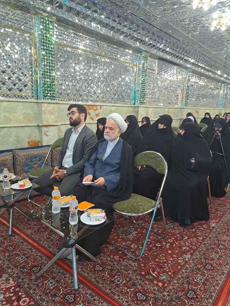 افتخاری بالاتر از معرفت به ثقلین نیست