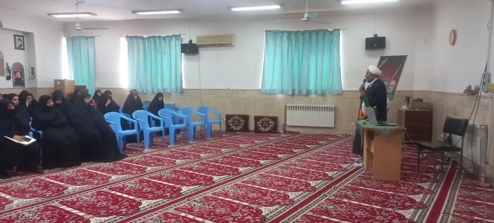 همت بلند و آرمان‌خواهی،راز بزرگی انسان و طلبه آرمانی است 