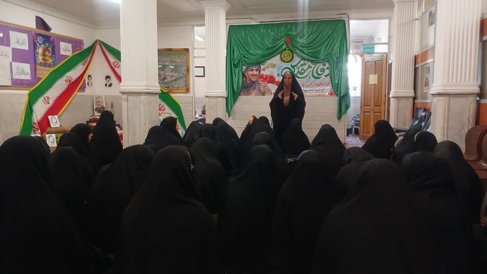 برگزاری نشست آشنایی با تدبر در قرآن در حوزه علمیه خواهران معصومیه یزد 