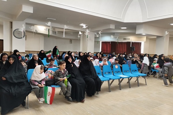 در تربیت فرزند اساس، مادر است