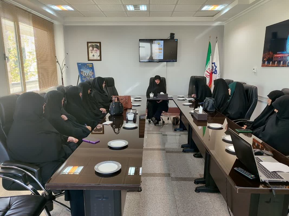 از نظر اسلام، زن و مرد هر دو میتوانند به مقامات عالیه انسانی برسند