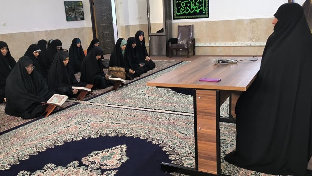 قرآن؛ راهنمای رهایی از سقوط به ورطه حیوانیت و ارزش های جاهلی است