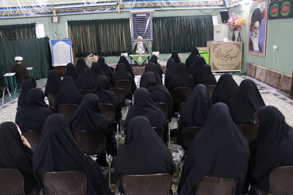 بصیرتبخشی و دشمنشناسی به جامعه کار مبلغین است