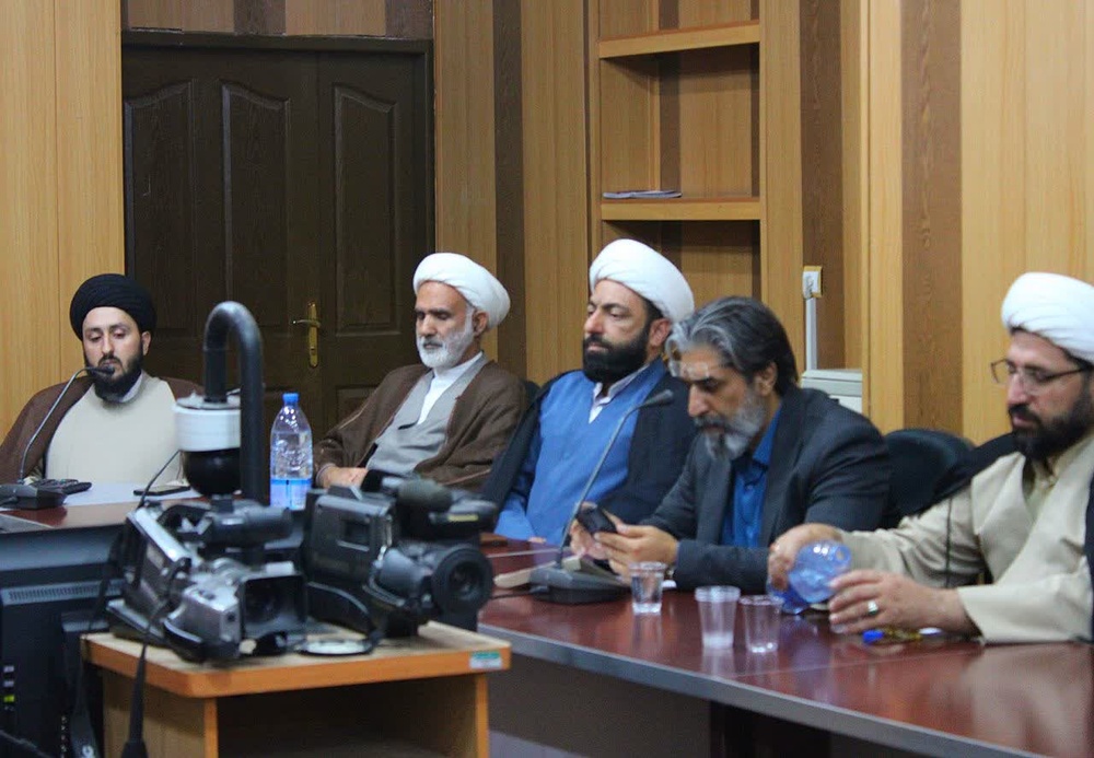 جهانیشدن حوزههای علمیه با الگوی مکتب سلیمانی/ استان کرمان مرجعیت بینالمللی در زمینه گفتمانسازی مقاومت پیدا کند